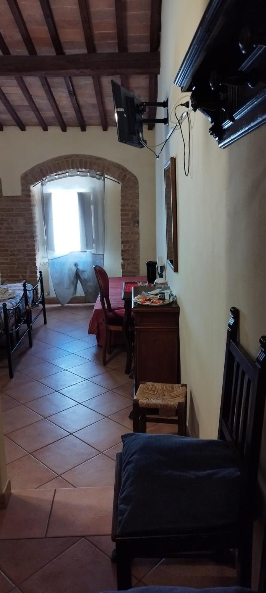 콜레 발델사 La Strega Ubriaca B&B 외부 사진